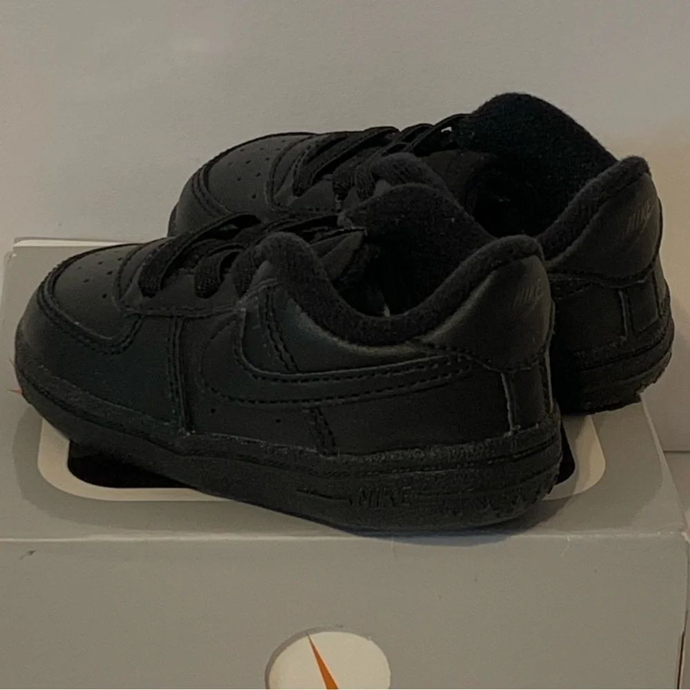 NIB. NIKE Force 1 Crib Black Infant Bootie